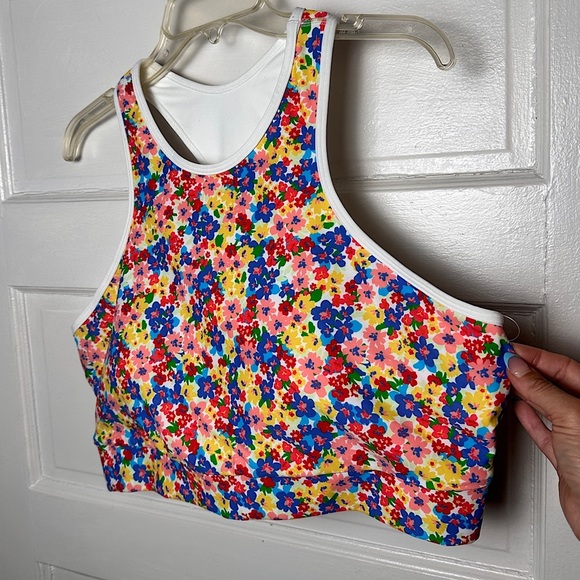 Old Navy Active Sports Bra Powersoft Go Dry Racerback Removable Pads Floral NWT - Picture 14 of 15